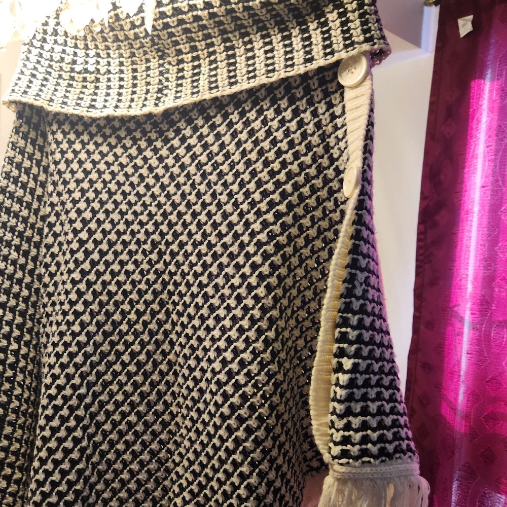 Women's Cardigan poncho sweater One Size Knit Black and White